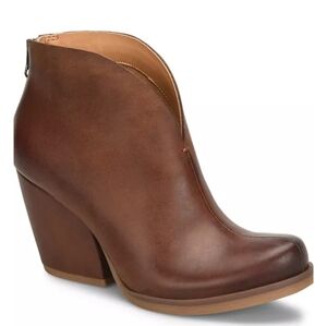 Korks: Shamira Brown Leather Ankle Bootie with Block Heel. Size 8.5. NEW
